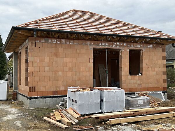 Eladó ház Győrújfalu