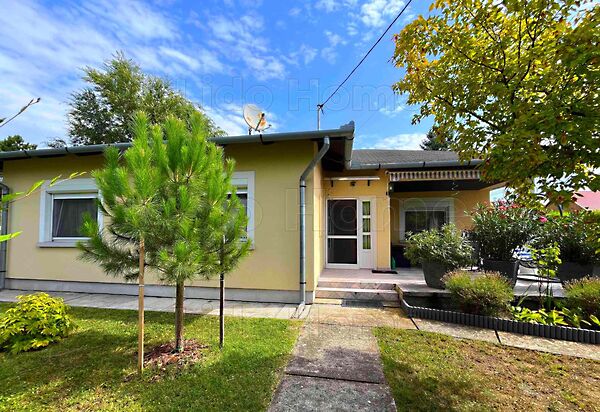 Eladó ház Balatonfenyves