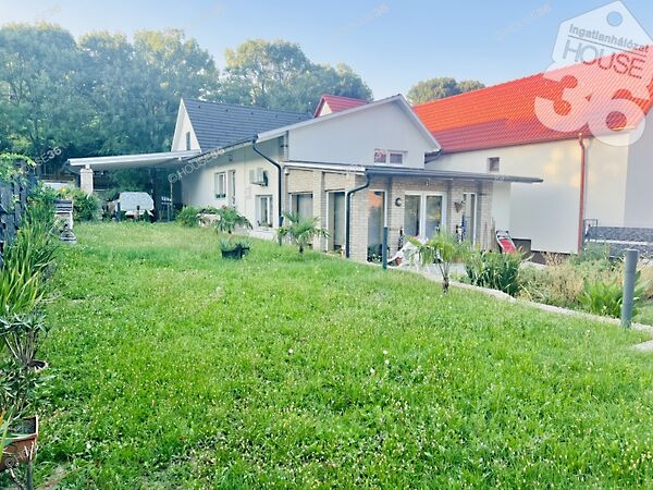 Eladó ház Szekszárd