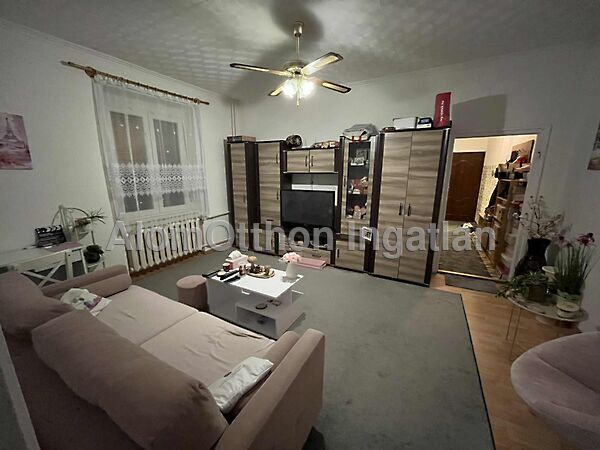 Eladó lakás Dunaújváros, Technikum