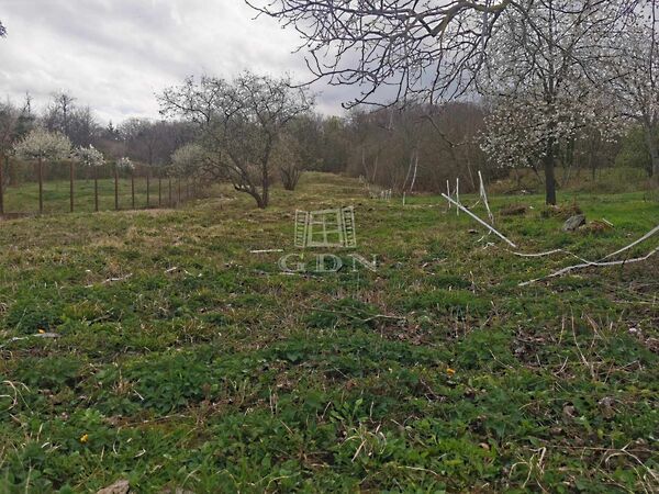 Eladó földterület Úrhida