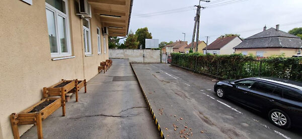 Kiadó Array Kaposvár