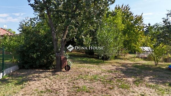 Eladó földterület Érd