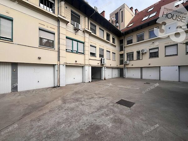 Eladó garázs Kecskemét