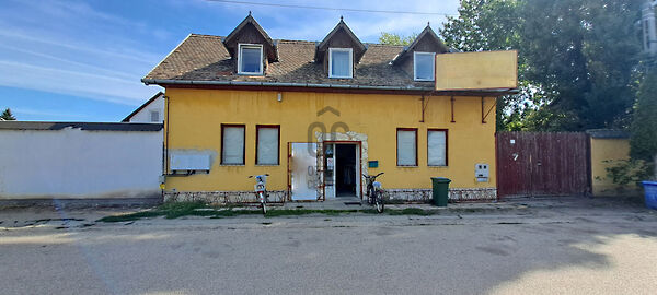 Kiadó üzleti Makó