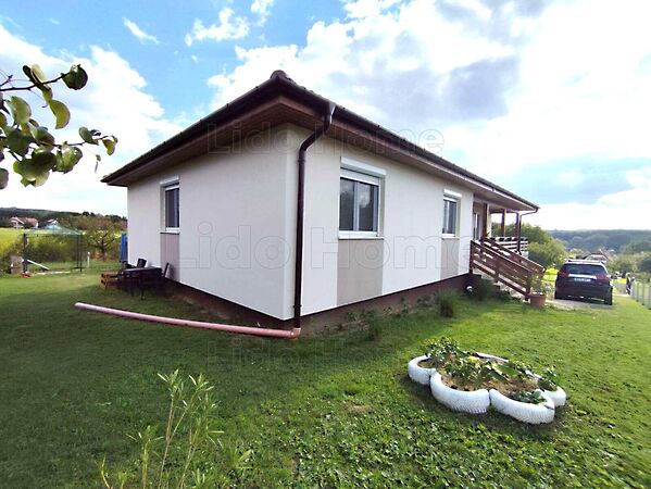 Eladó ház Balatonboglár