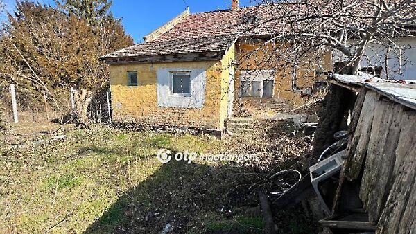 Eladó lakás Pápa