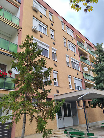 Eladó lakás Martfű