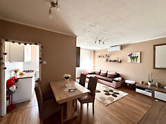 Eladó lakás Veszprém, Cholnokyváros