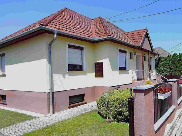 Eladó ház Jánossomorja