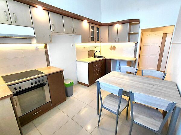 Eladó lakás Komárom