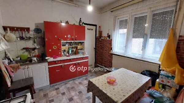 Eladó ház Kisújszállás