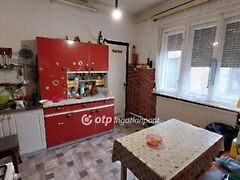 Eladó ház Kisújszállás