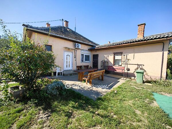 Eladó ház Kisújszállás