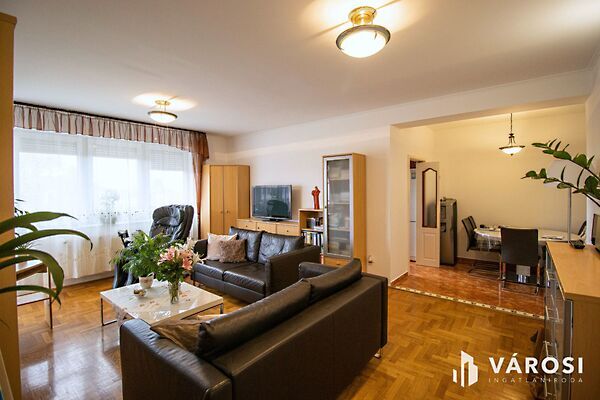 Eladó lakás Győr, Belváros