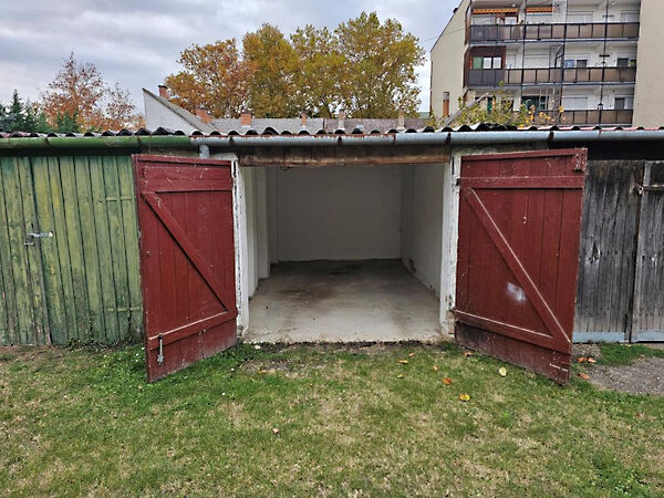 Kiadó garázs Kaposvár, Belváros