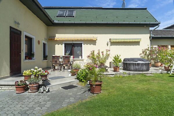 Eladó ház Budapest, IV. kerület, Újpest