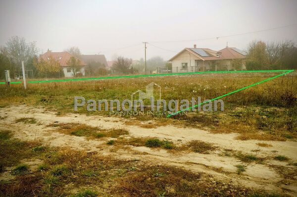 Eladó földterület Sárszentmihály
