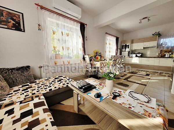 Eladó ház Balatonkenese