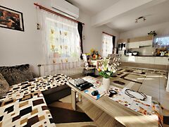 Eladó ház Balatonkenese