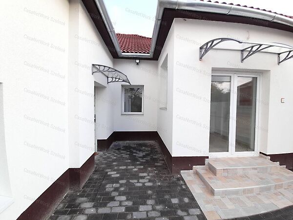 Eladó ház Szolnok, Szandaszőlős