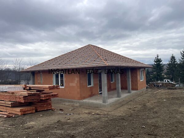 Eladó ház Erdőkertes