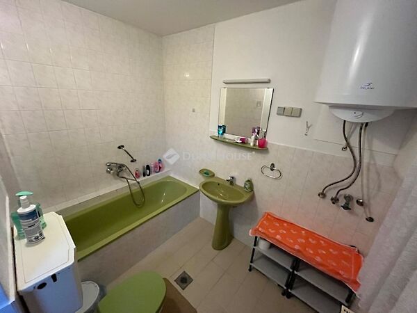 Eladó ház Óbánya