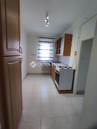 Eladó lakás Pécs