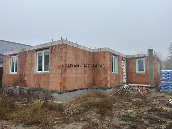 Eladó ház Erdőkertes