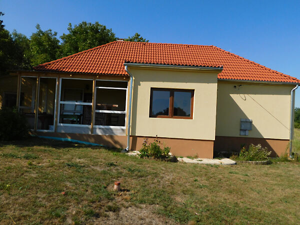 Eladó ház Bedegkér