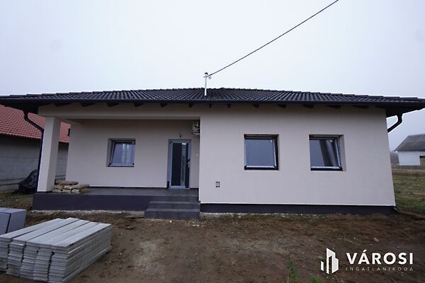 Eladó ház Galgahévíz