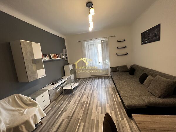 Eladó lakás Győr, Gyárváros