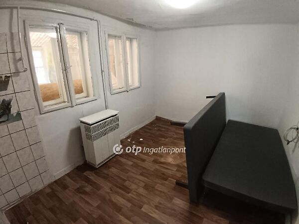 Eladó ház Kondoros