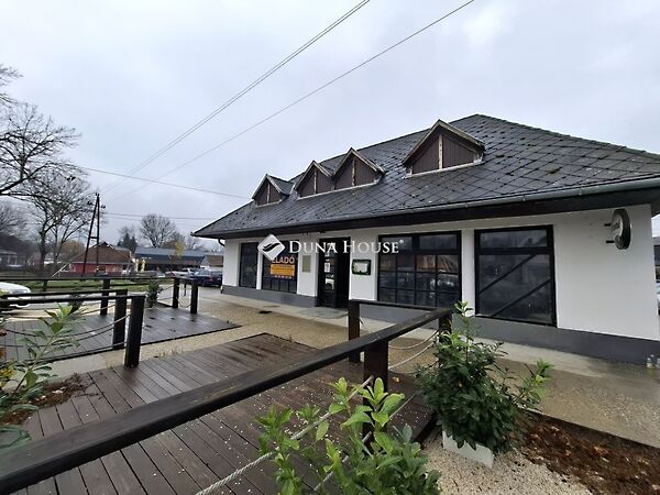 Eladó üzleti Rétság