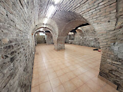 Kiadó üzleti Győr