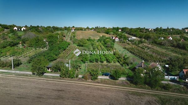 Eladó földterület Tordas