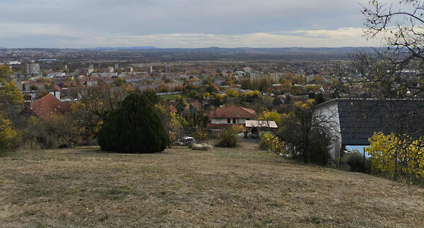 Eladó földterület Pécs