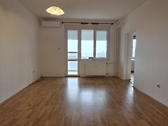 Eladó lakás Dunaújváros, Belváros