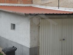 Eladó garázs Esztergom