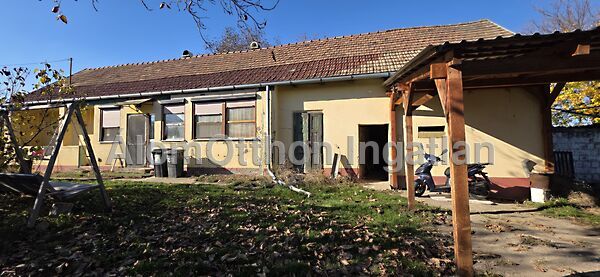 Eladó ház Baracs, Apátszállás