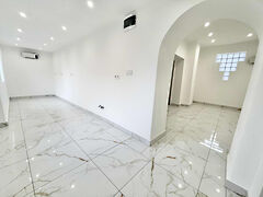 Eladó ház Újszász