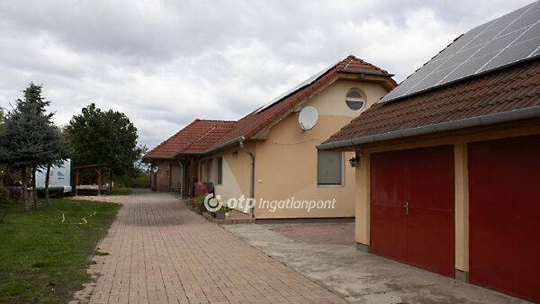 Eladó ház Szabadbattyán