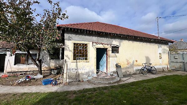 Eladó ház Pápateszér