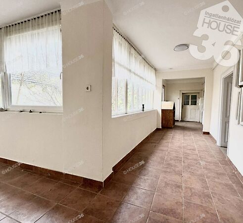 Eladó ház Csongrád