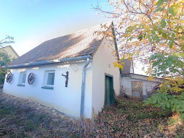 Eladó nyaraló Bár