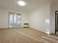 Eladó lakás Komló