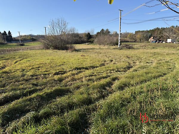 Eladó földterület Pázmándfalu