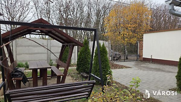 Eladó ház Mikepércs