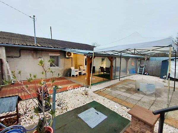 Eladó ház Jászfényszaru