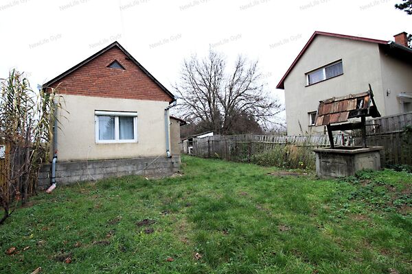 Eladó földterület Tét